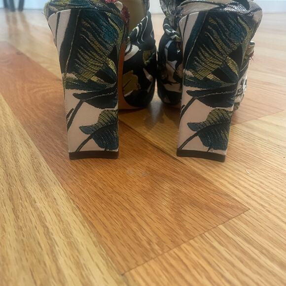 Marc Fisher Ltd Floral Plant Square Heels size 7 3 1/2 inch heel leather… - Picture 3 of 7
